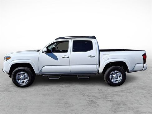 Used 2022 Toyota Tacoma SR image 7