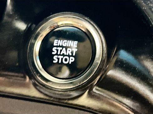 Used 2018 Toyota Avalon XLE Premium image 24