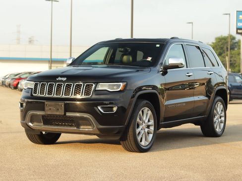 Used 2017 Jeep Grand Cherokee Limited w/ Luxury Group II AWD/4WD image 3