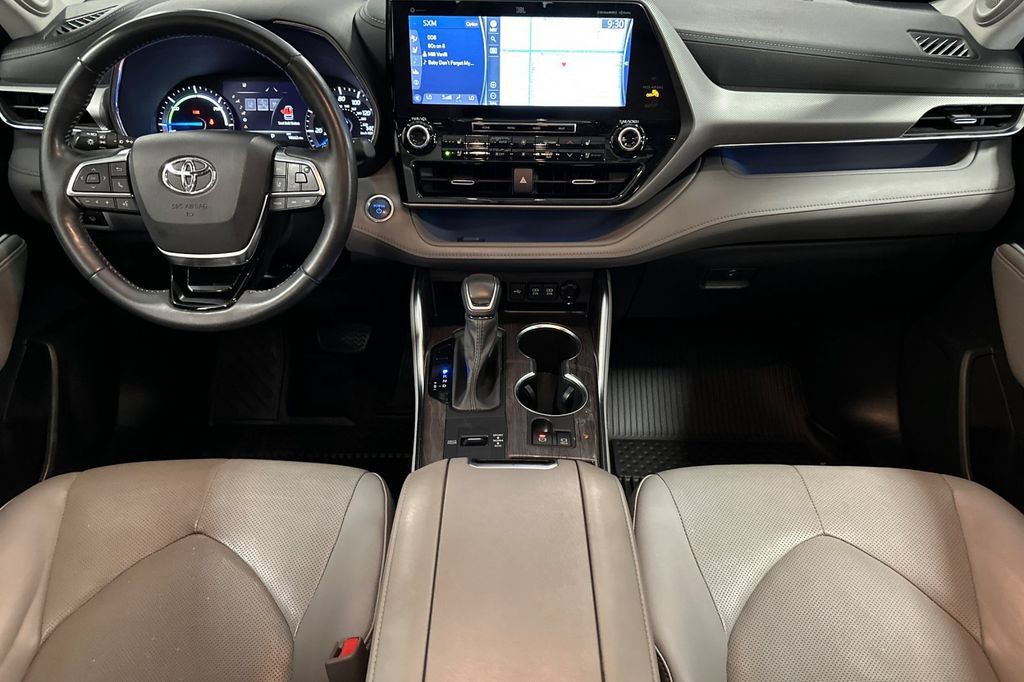Used 2021 Toyota Highlander Platinum AWD/4WD image 5