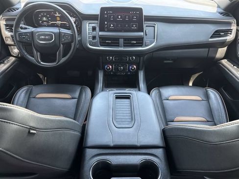 Used 2023 GMC Yukon XL AT4 w/ Technology Package AWD/4WD image 12