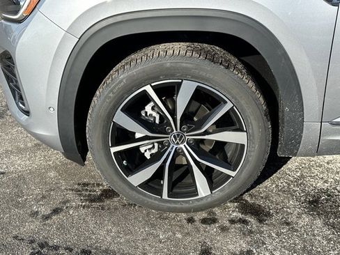 New 2025 Volkswagen Atlas Cross Sport SEL Premium R-Line image 9
