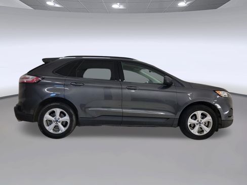 Used 2020 Ford Edge SE FWD image 6