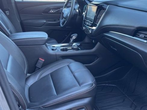 Used 2023 Chevrolet Traverse RS image 11