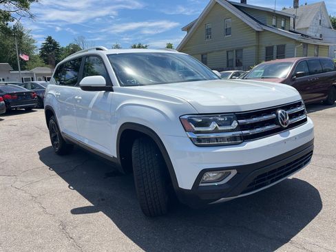 Used 2018 Volkswagen Atlas SEL AWD/4WD image 3