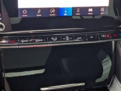 Used 2023 Jeep Wagoneer Series II AWD/4WD image 30
