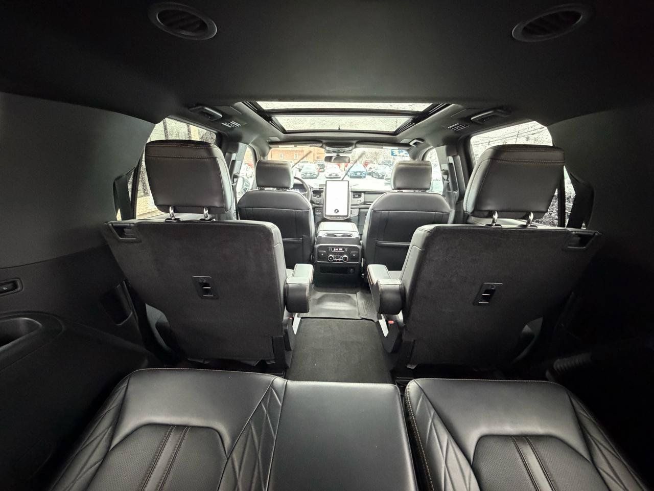 Used 2024 Ford Expedition Max Platinum AWD/4WD image 30