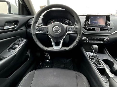 Used 2022 Nissan Altima 2.5 S image 10