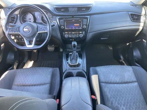 Used 2018 Nissan Rogue SV image 15