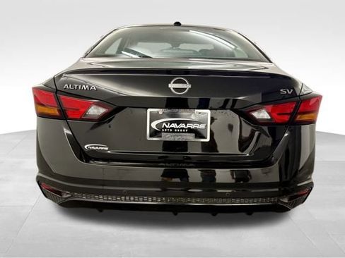 Used 2024 Nissan Altima 2.5 SV image 8
