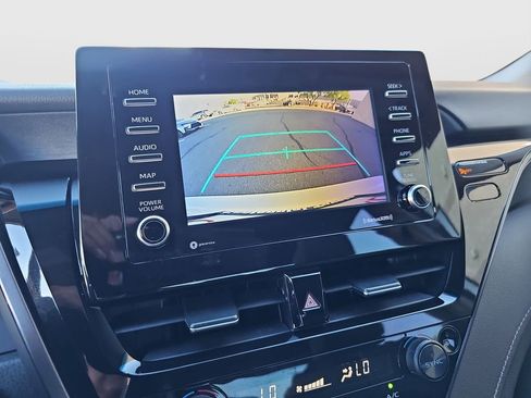 Used 2022 Toyota Camry SE image 13