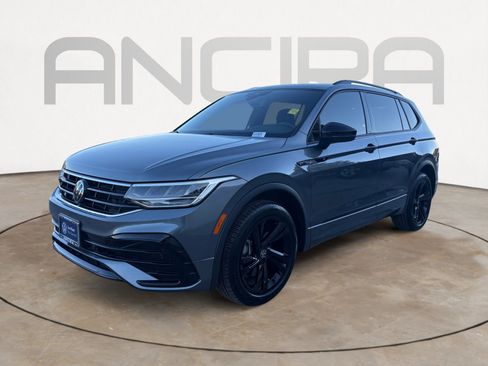Certified 2024 Volkswagen Tiguan SE R-Line image 6