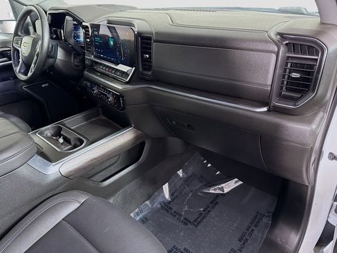 Used 2025 Chevrolet Silverado 2500 LTZ w/ LTZ Premium Package image 29