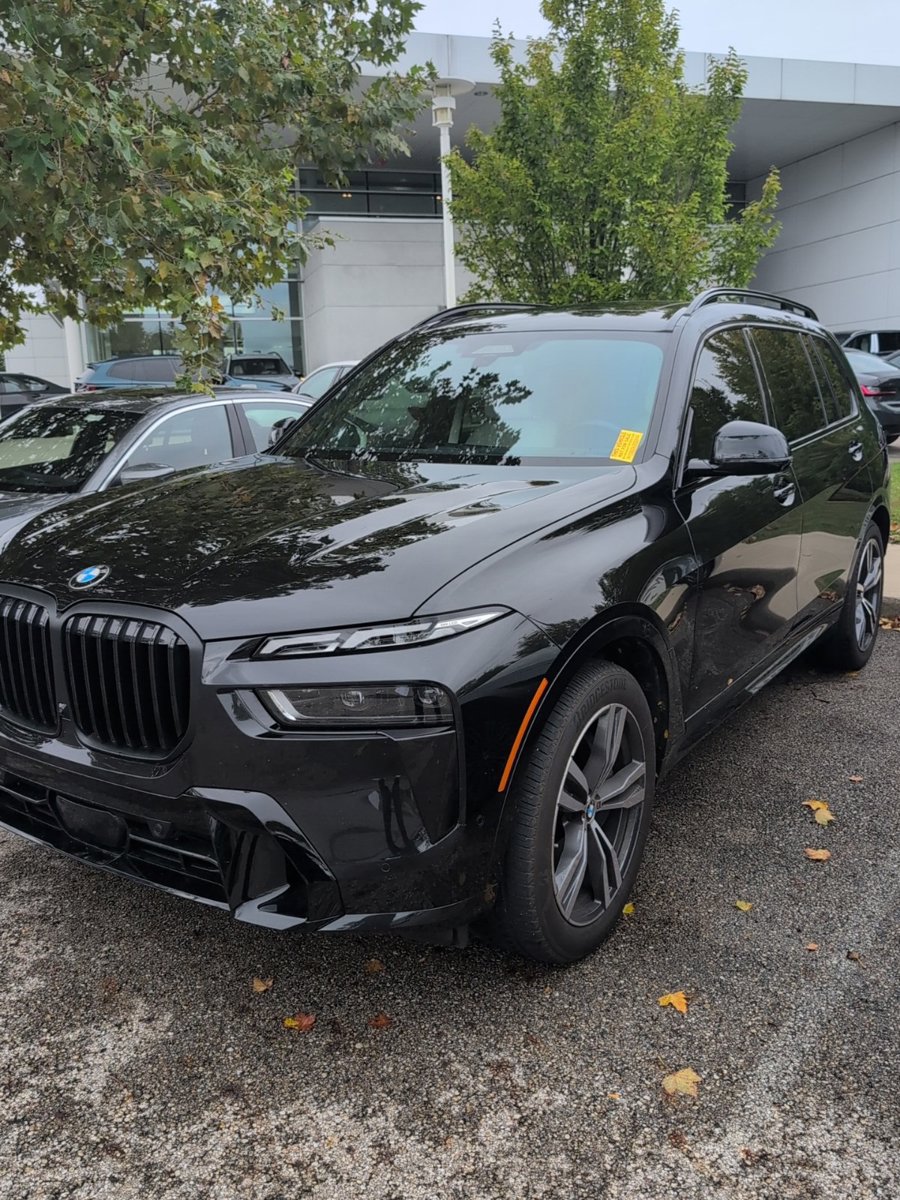 Used 2023 BMW X7 xDrive40i w/ Executive Package AWD/4WD image 1