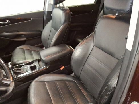 Used 2017 Kia Sorento EX image 16