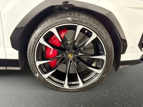 Used 2019 Lamborghini Urus AWD/4WD image 19