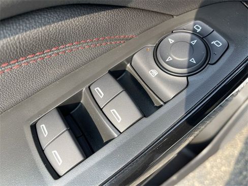 New 2025 Chevrolet Trax RS w/ Sunroof Package image 13