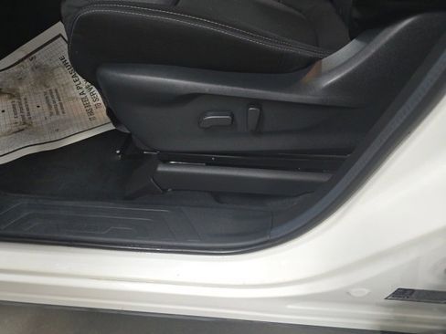 Used 2024 Subaru Ascent Premium w/ Convenience Package image 14