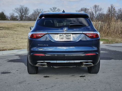 Used 2023 Buick Enclave Essence image 6
