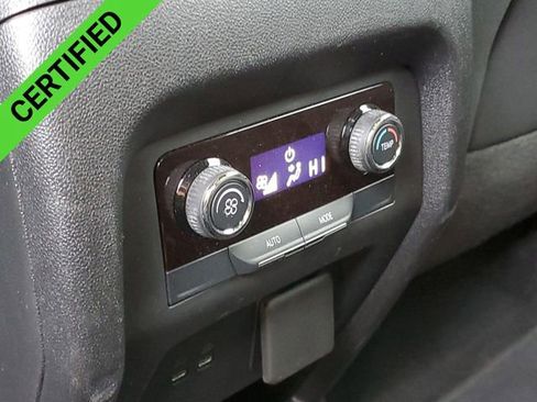 Used 2024 Chevrolet Traverse LT image 21