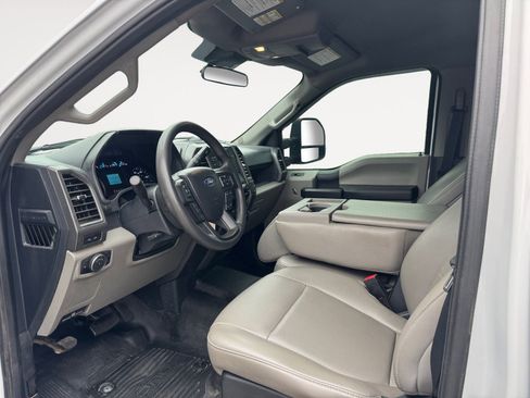 Used 2022 Ford F350 XL w/ Power Equipment Group image 9