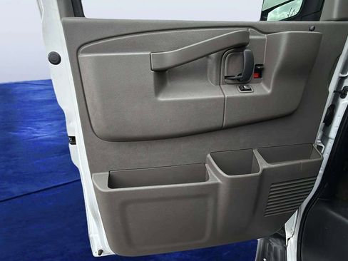 Used 2018 Chevrolet Express 3500 LT w/ LT Preferred Equipment Group RWD image 17
