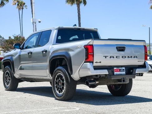 Used 2025 Toyota Tacoma TRD Off-Road AWD/4WD image 7