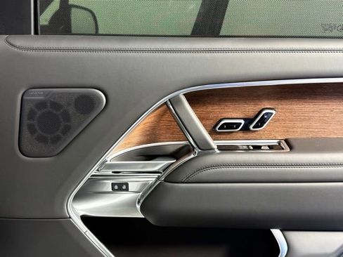 New 2025 Land Rover Range Rover Long Wheelbase SE image 33