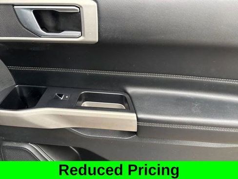 Used 2022 Ford Explorer XLT image 39