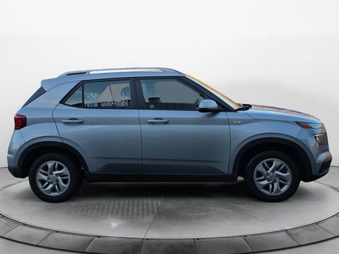 Used 2020 Hyundai Venue SEL image 6