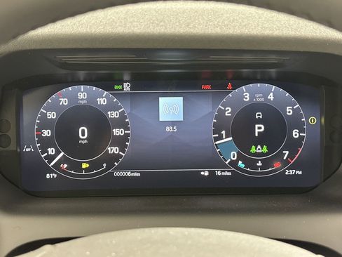 Certified 2025 Land Rover Discovery Sport S image 17