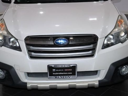 Used 2014 Subaru Outback 2.5i Limited image 9