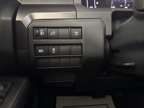 Used 2026 Toyota 4Runner SR5 AWD/4WD image 21