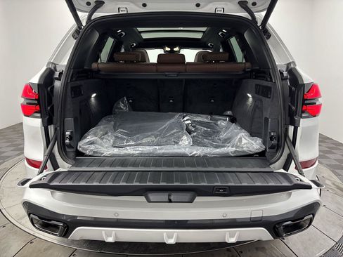 New 2026 BMW X5 xDrive40i w/ M Sport Package AWD/4WD image 21