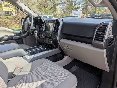 Used 2018 Ford F150 XLT w/ Equipment Group 302A Luxury AWD/4WD image 30