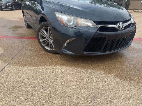 Used 2017 Toyota Camry SE FWD image 2