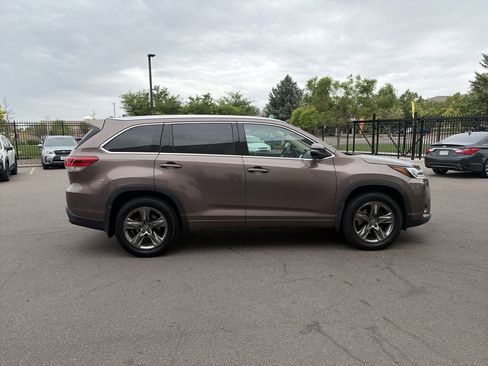 Used 2019 Toyota Highlander Limited Platinum AWD/4WD image 9