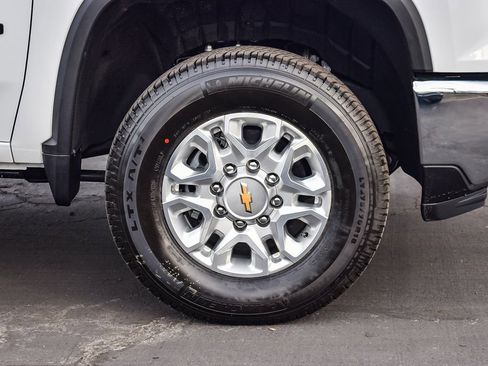 New 2026 Chevrolet Silverado 2500 LT w/ Safety Package AWD/4WD image 12