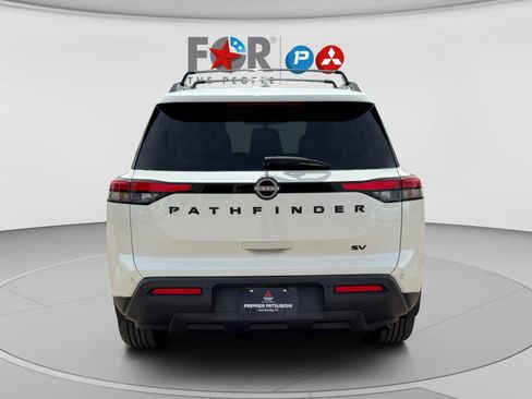 Used 2022 Nissan Pathfinder SV w/ SV Black Package image 4