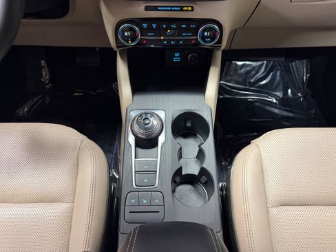 Certified 2021 Ford Escape Titanium FWD image 26