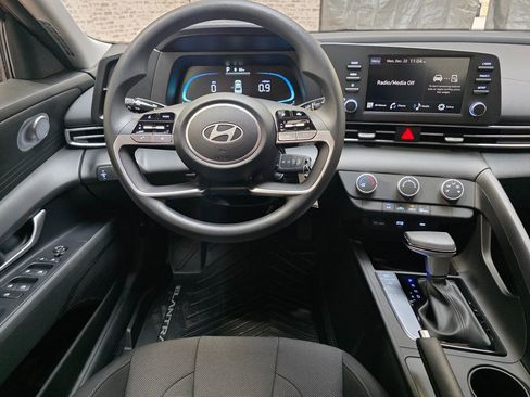 New 2026 Hyundai Elantra SE image 17