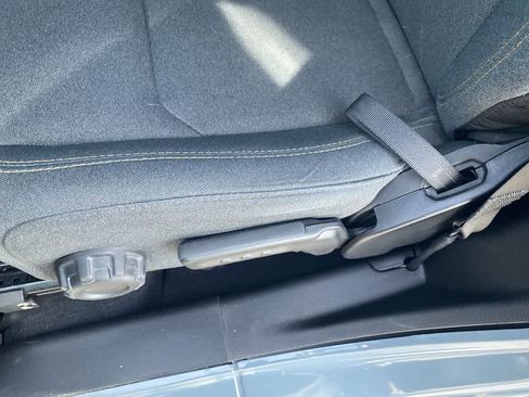 Used 2025 Jeep Wrangler Sport S image 12