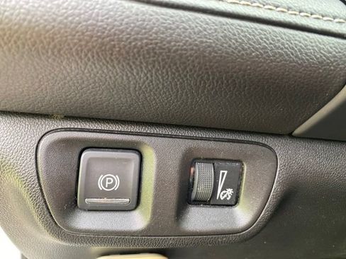 Used 2019 GMC Acadia SLT AWD/4WD image 13