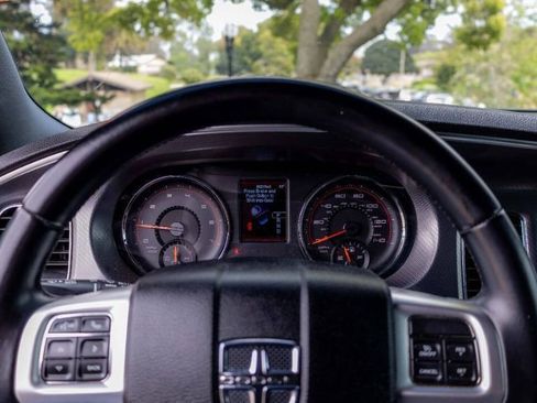 Used 2013 Dodge Charger SE w/ Sport Appearance Group image 27