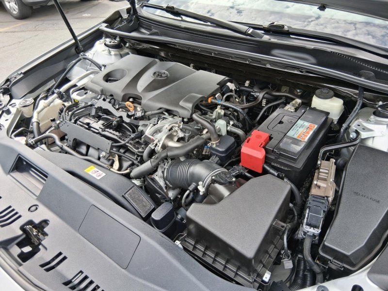 Used 2020 Toyota Camry SE FWD image 21