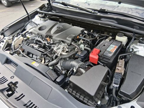 Used 2020 Toyota Camry SE FWD image 21