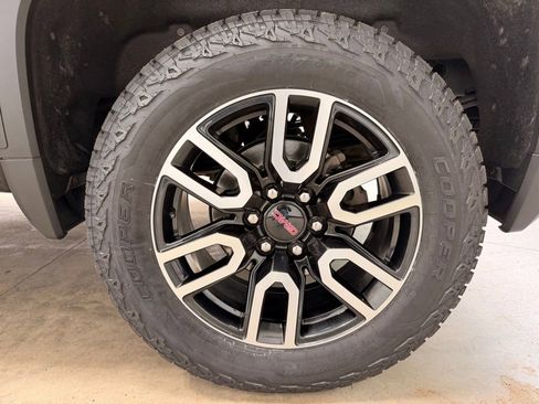 Used 2021 GMC Sierra 1500 AT4 w/ AT4 Premium Package AWD/4WD image 13