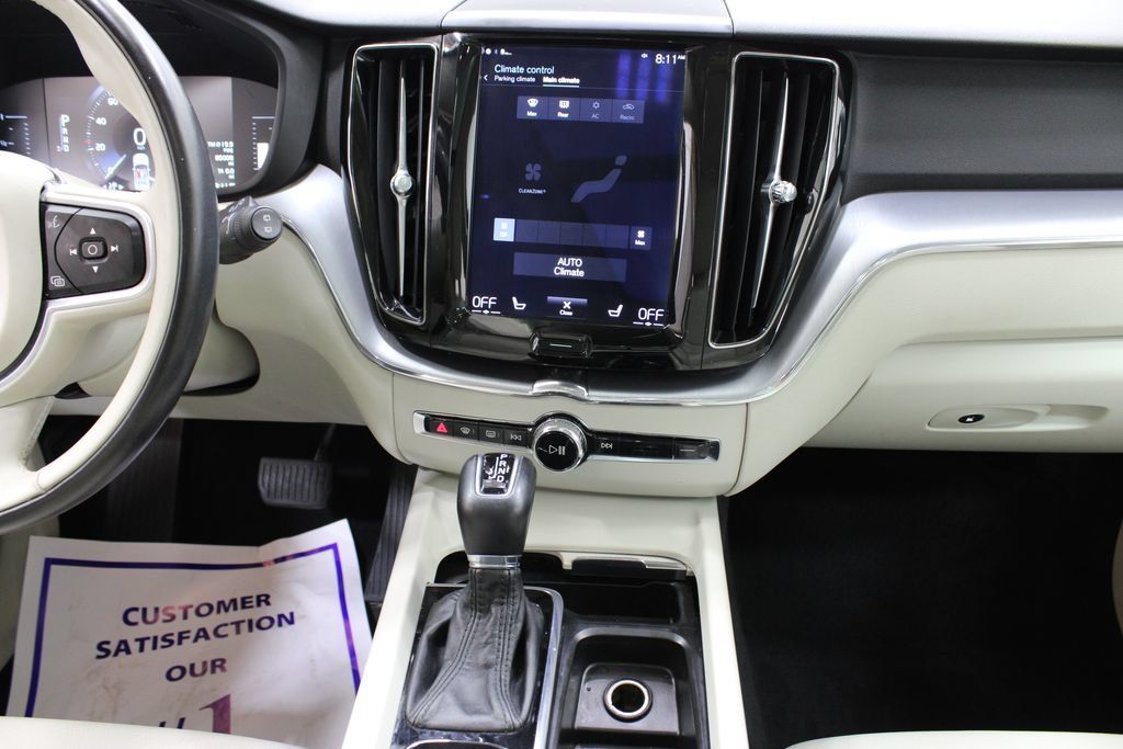 Used 2018 Volvo XC60 T6 Momentum w/ Convenience Package AWD/4WD image 23