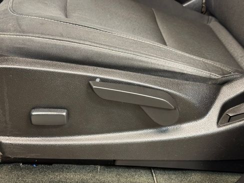 Used 2016 GMC Canyon SLE image 12