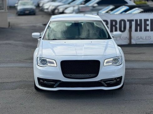 Used 2016 Chrysler 300 Limited image 4